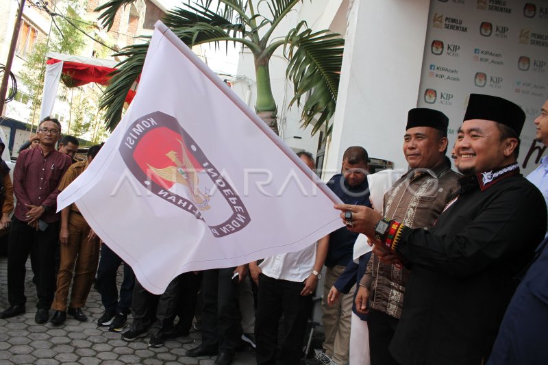 PARTAI POLITIK DAN PARTAI LOKAL KIRAB PEMILU DI ACEH ANTARA Foto