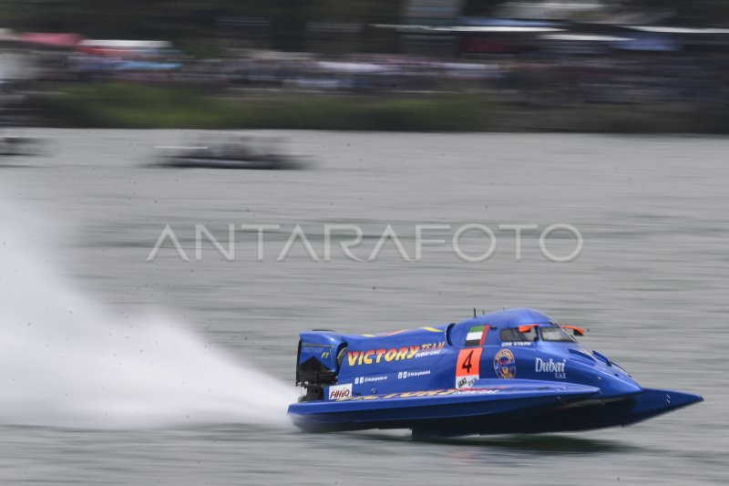 LATIHAN BEBAS F1 POWERBOAT DANAU TOBA 2023 ANTARA Foto