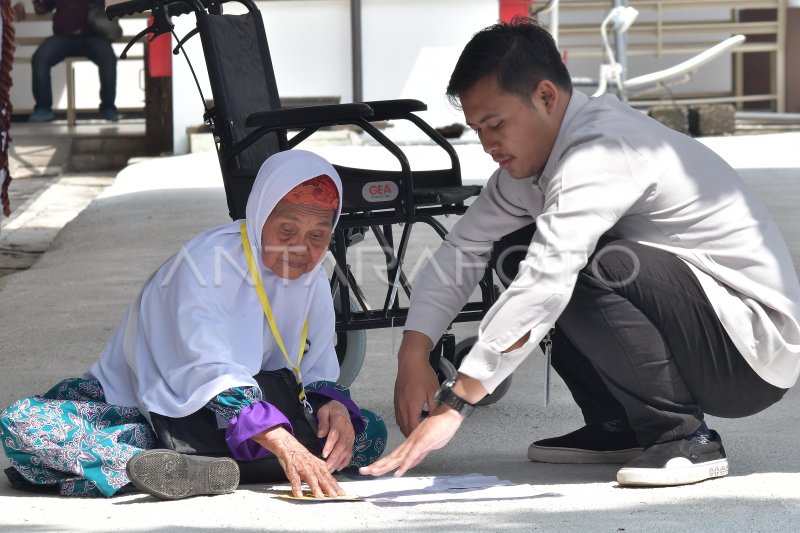 Jamaah Calon Haji Tiba Di Asrama Haji Bekasi Antara Foto