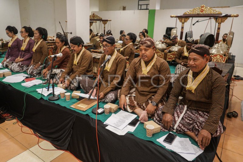 Gelar Seni Sastra Macapat Antara Foto