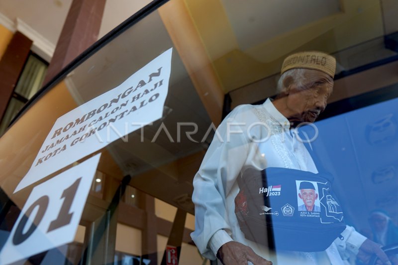 Jamaah Calon Haji Gorontalo Masuk Asrama Antara Foto