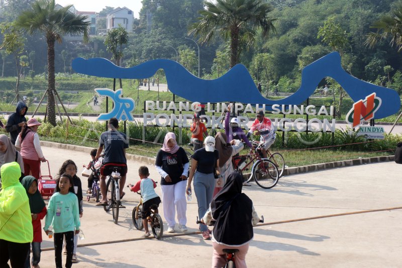 Ruang Limpah Sungai Pondok Ranggon ANTARA Foto