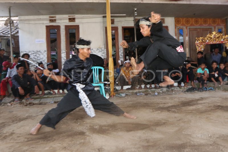 Seni Bela Diri Kuno Pencak Sumping Antara Foto