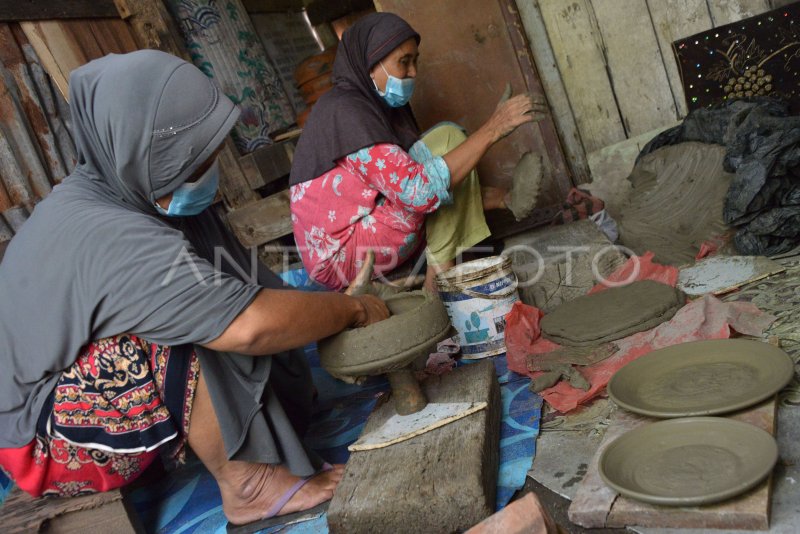 PRODUKSI GERABAH INDUSTRI RUMAHAN ANTARA Foto