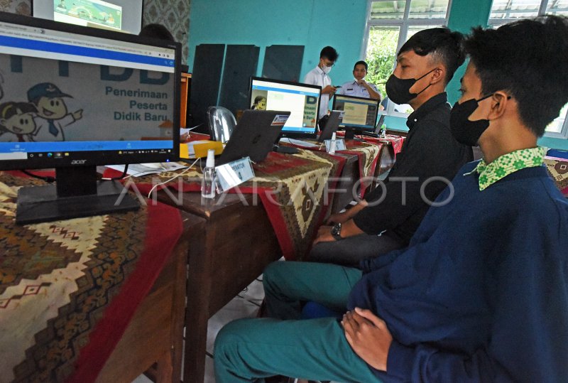 PELAKSANAAN PPDB TINGKAT SMA DI BANTEN ANTARA Foto