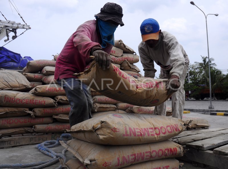 KONSUMSI SEMEN NAIK ANTARA Foto