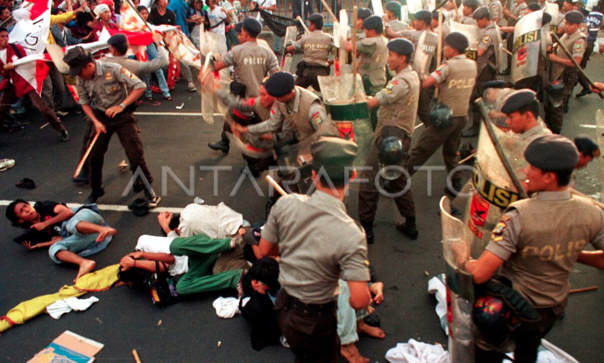 Tukli-cocked tranny porno