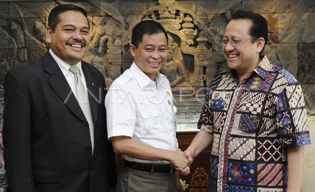 CHAIRMAN DPD MET CONTACT