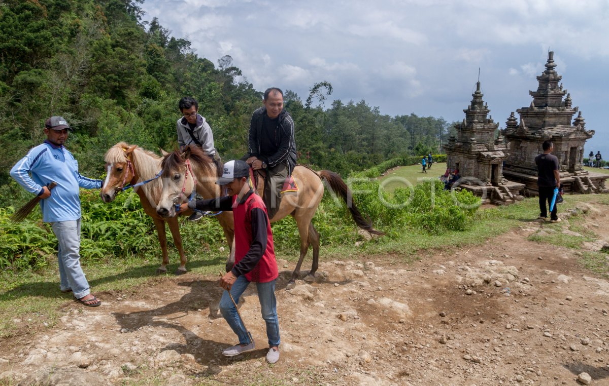 KUNJUNGAN WISATAWAN CANDI GEDONGSONGO