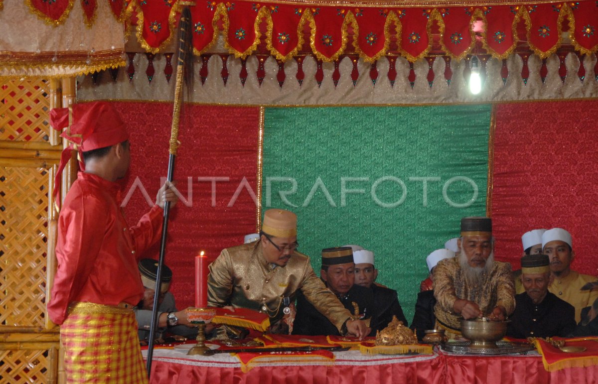 WASHING OF GOWA ROYAL HERITAGE | ANTARA Foto