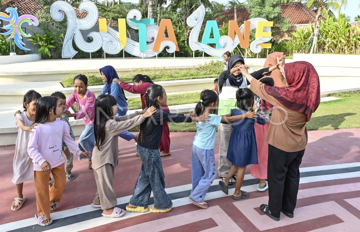 Belajar dan berlibur di rumah belajar anak Mandalika