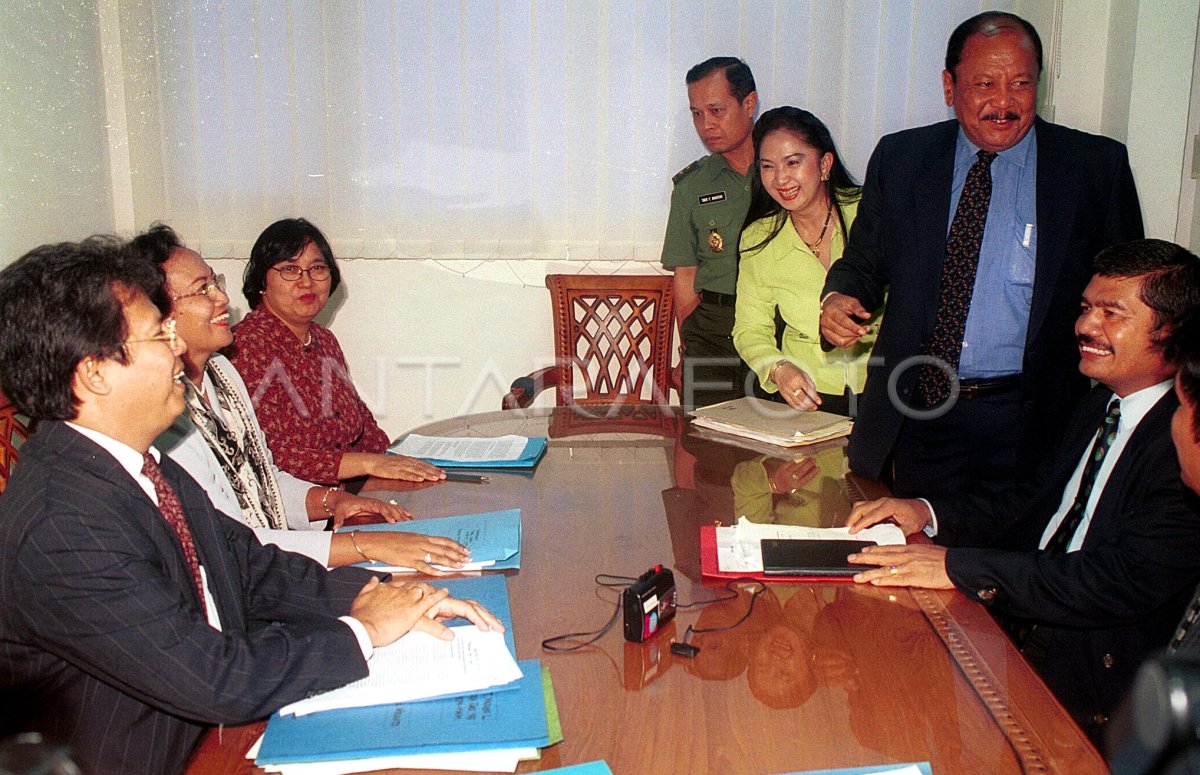 Kristi Mak kunnilingus bilan porno