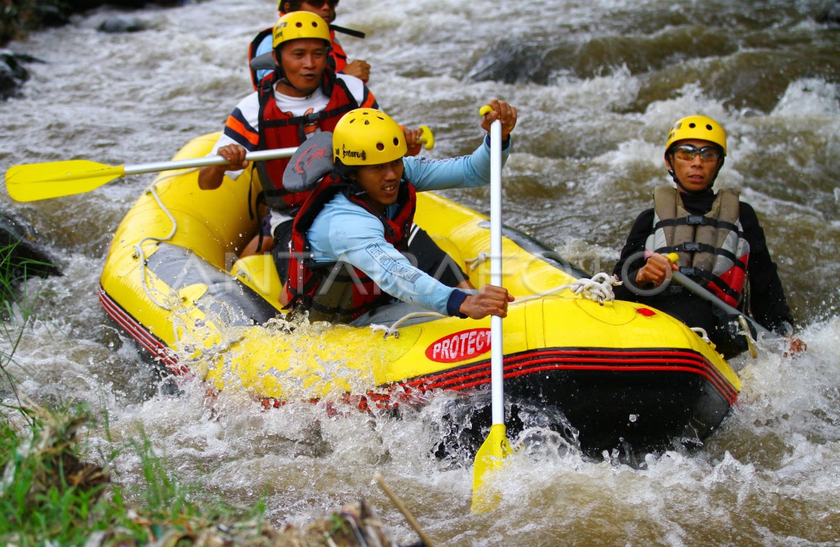 RAFTING HULU BRANTAS | ANTARA Foto