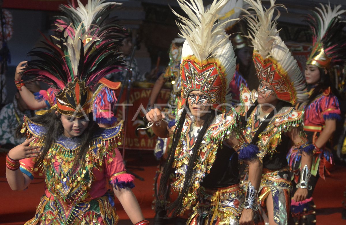 DANCE IRENG MASK IN PKB | ANTARA Foto