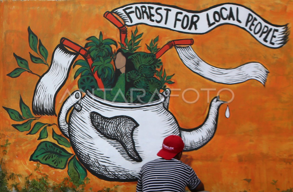 Mural bertema peduli ekosistem lingkungan di Aceh