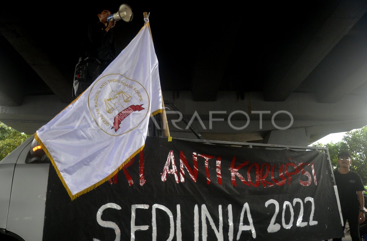 UNJUK RASA DAY ANTI KORUPSI SE-DUNIA EN MAKASSAR | ANTARA Foto