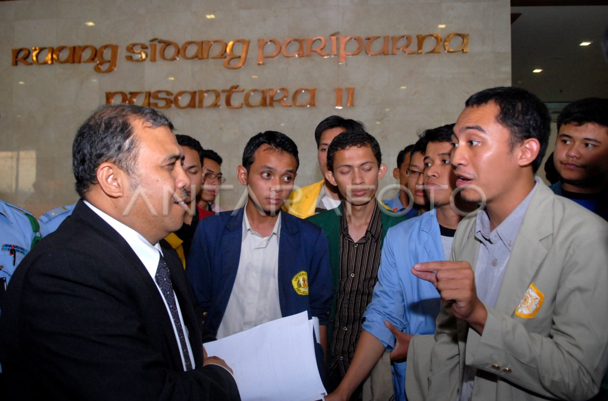 DPR Paripurna Meeting