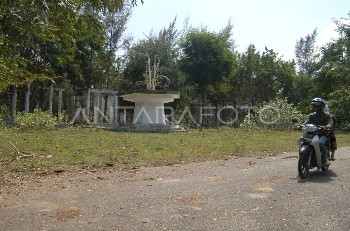 VIEWS OF SOEHARTO HILL