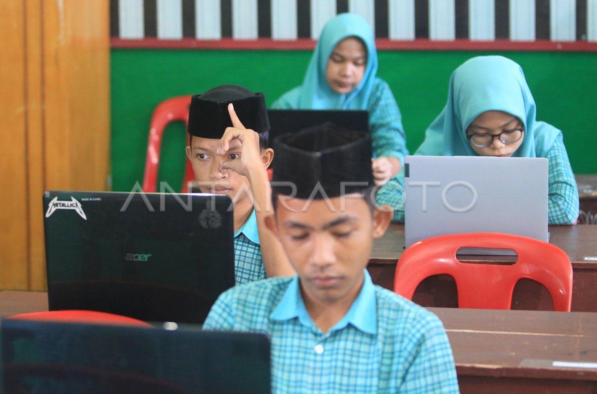 Ujian asesmen madrasah berbasis komputer di Aceh Barat