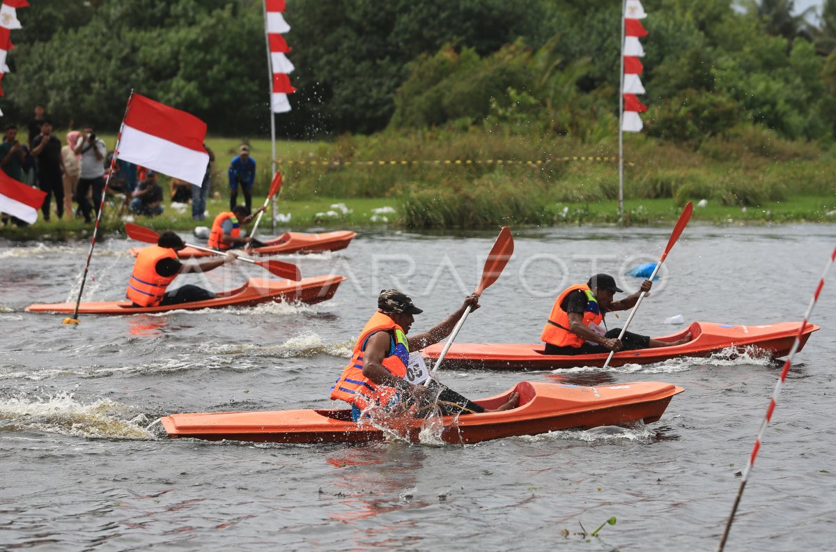 Lomba perahu dayung kano di Aceh Barat