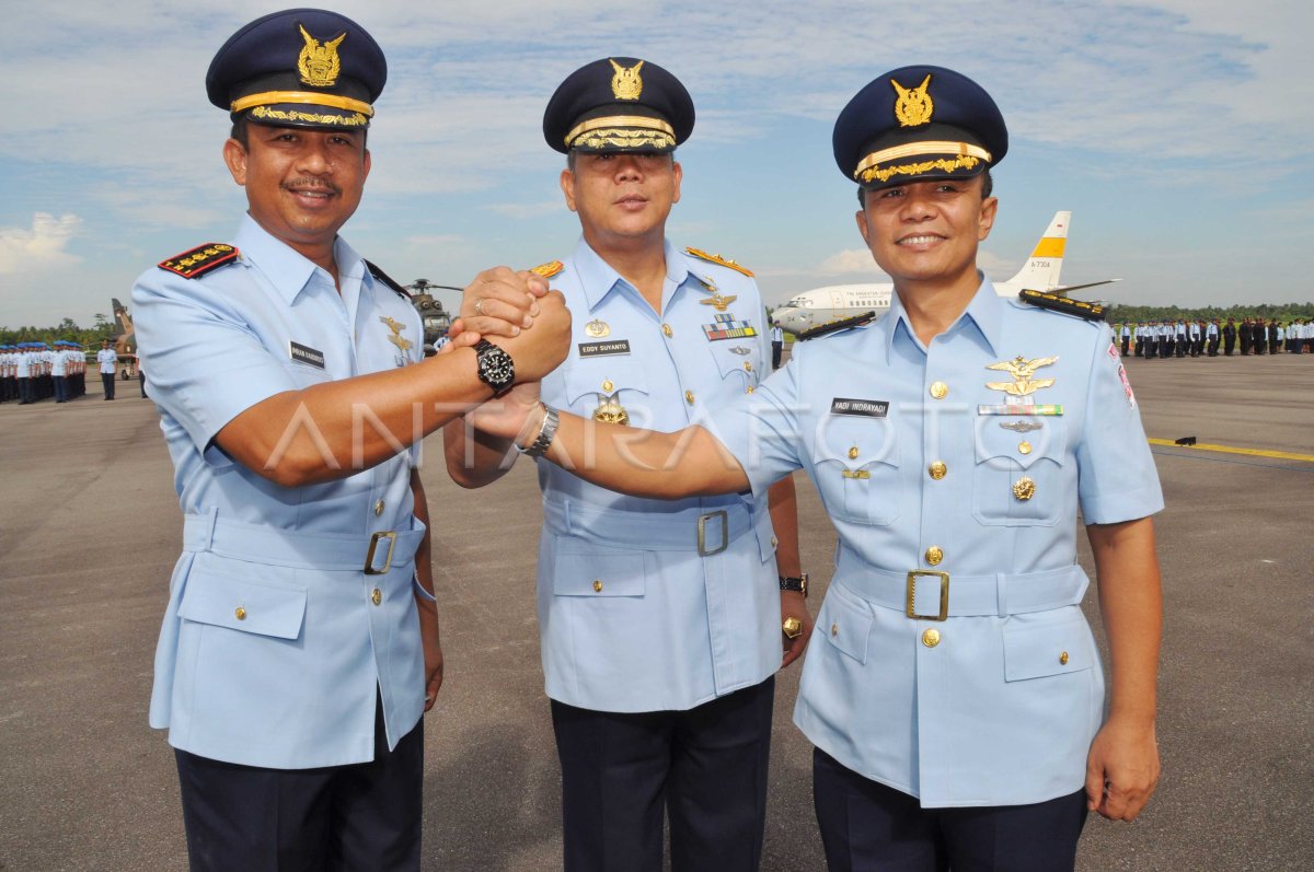 Erining xotinini doggy uslubida eshakda sikayotgan gozal porno video. Qizning birinchi marta jinsiy aloqa qilishi (video)