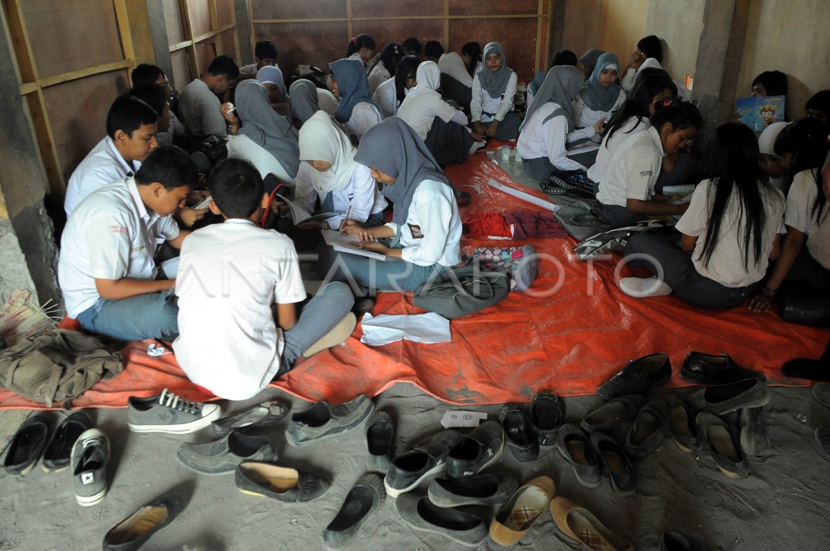 STUDY ON THE FLOOR