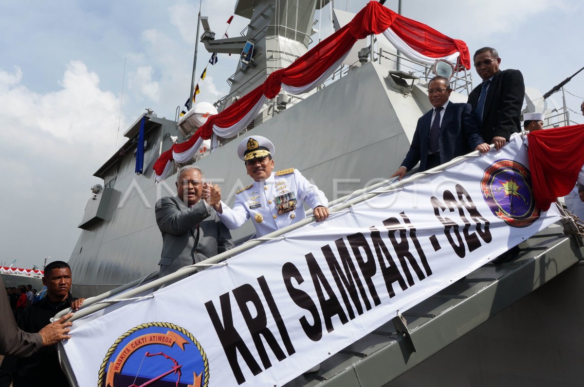 PENYERAHAN KAPAL CEPAT RUDAL 60 METER