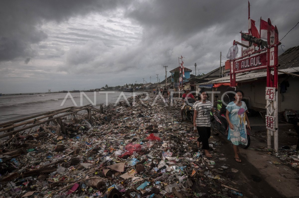 SAMPAH KIRIMAN GELOMBANG DI PANDEGLANG