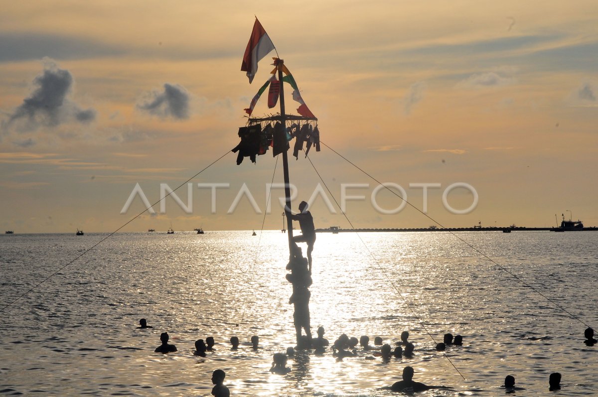 PANJAT PINANG DI LAUT