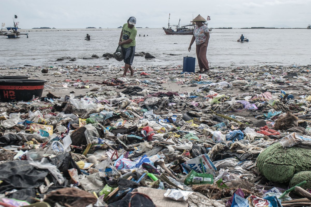 Teluk Labuan dipenuhi sampah