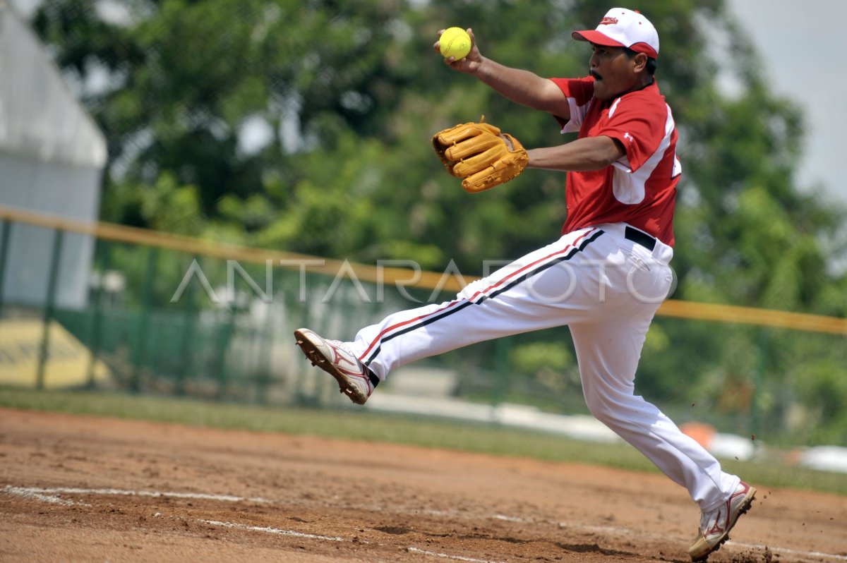 ARGENT SOFTBALL FILS