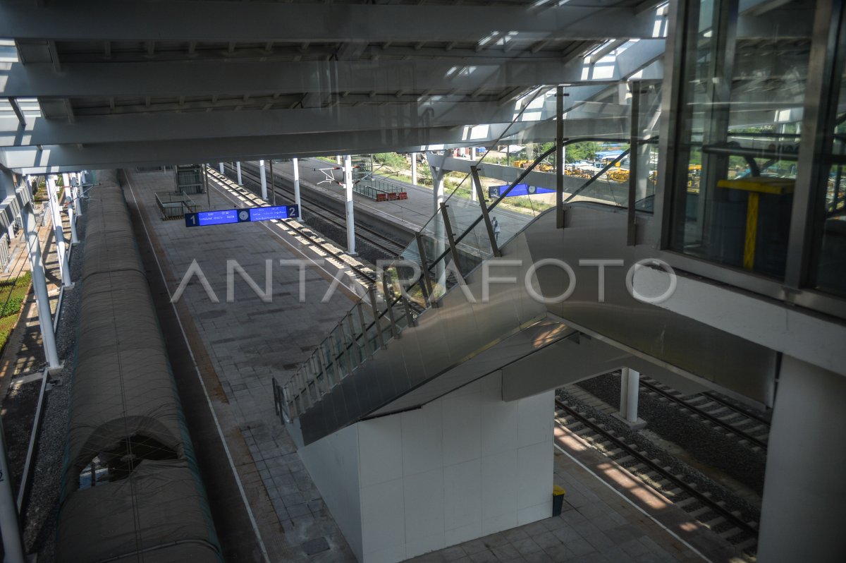 Stasiun Kereta Cepat Tegalluar Antara Foto