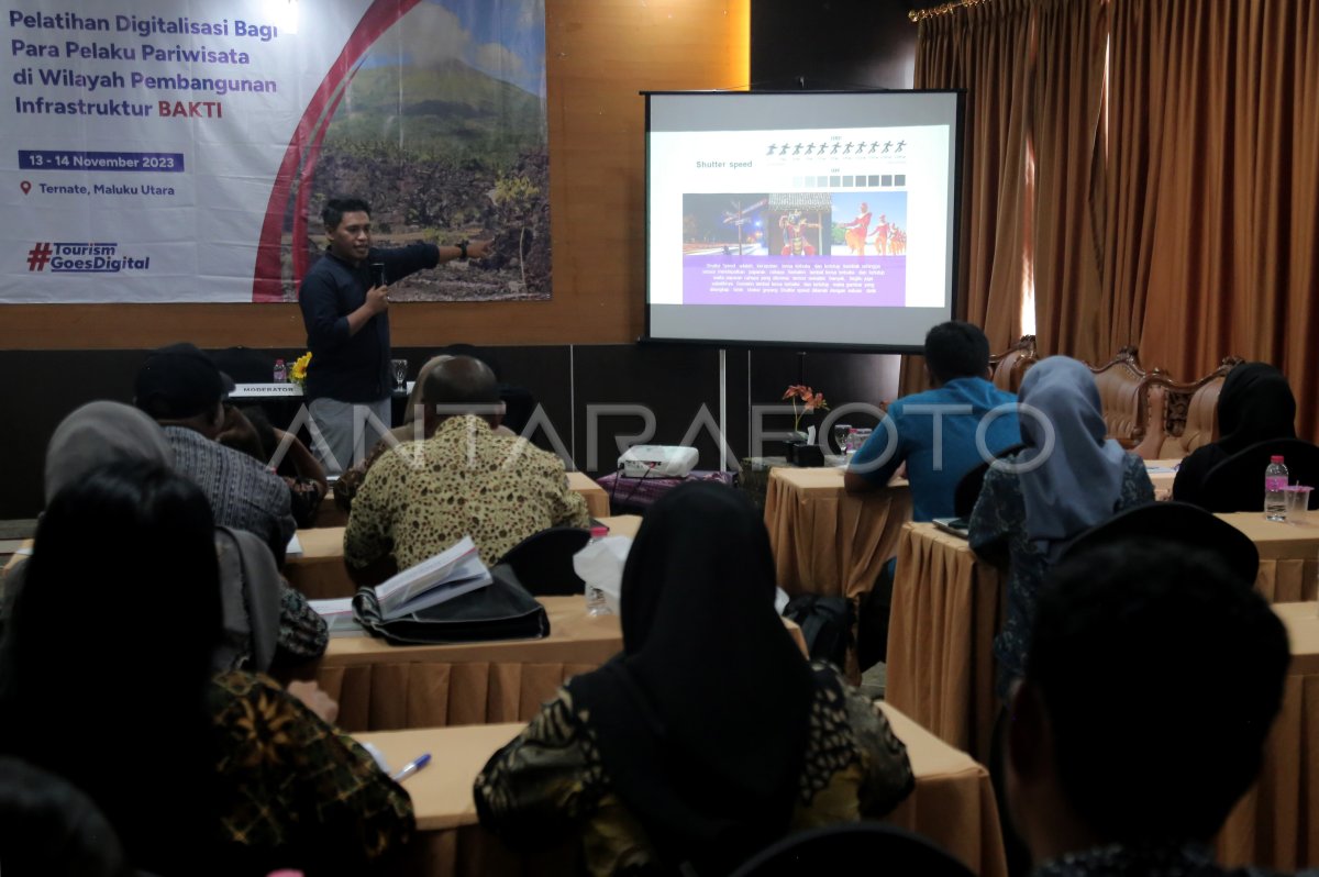 Pelatihan smartphone fotografi bagi pelaku pariwisata di Ternate
