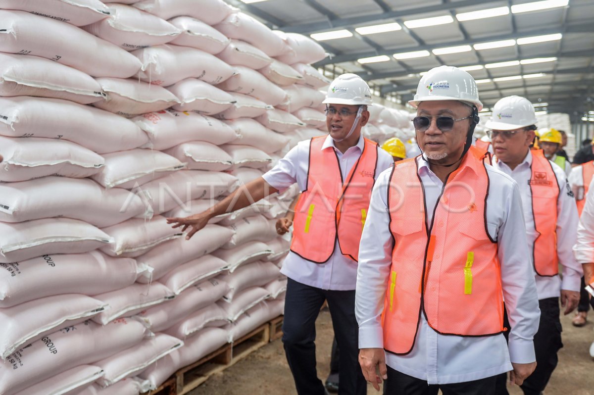 Menko Bidang Pangan tinjau gudang pupuk