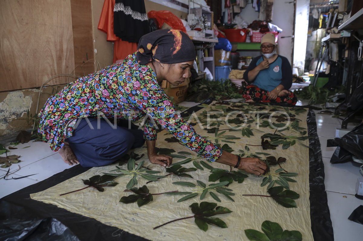Kain ecoprint produksi penyandang disabilitas di Ternate