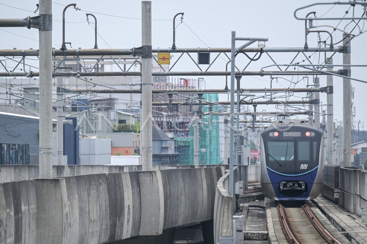 Kenaikan jumlah penumpang MRT Jakarta