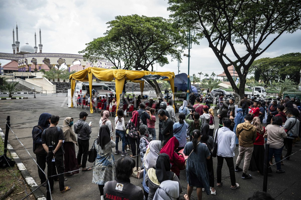 New rupiah money exchange service in Semarang