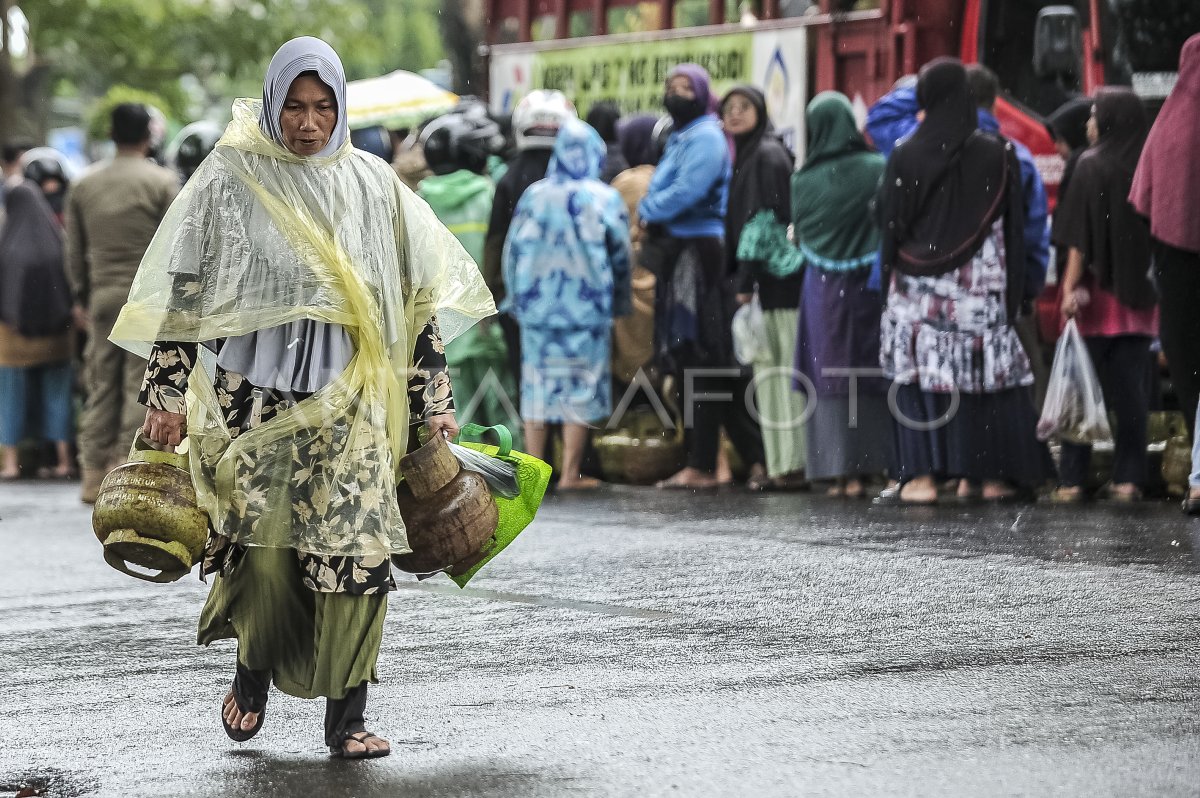 Operasi pasar gas elpiji 3 kg di Jambi