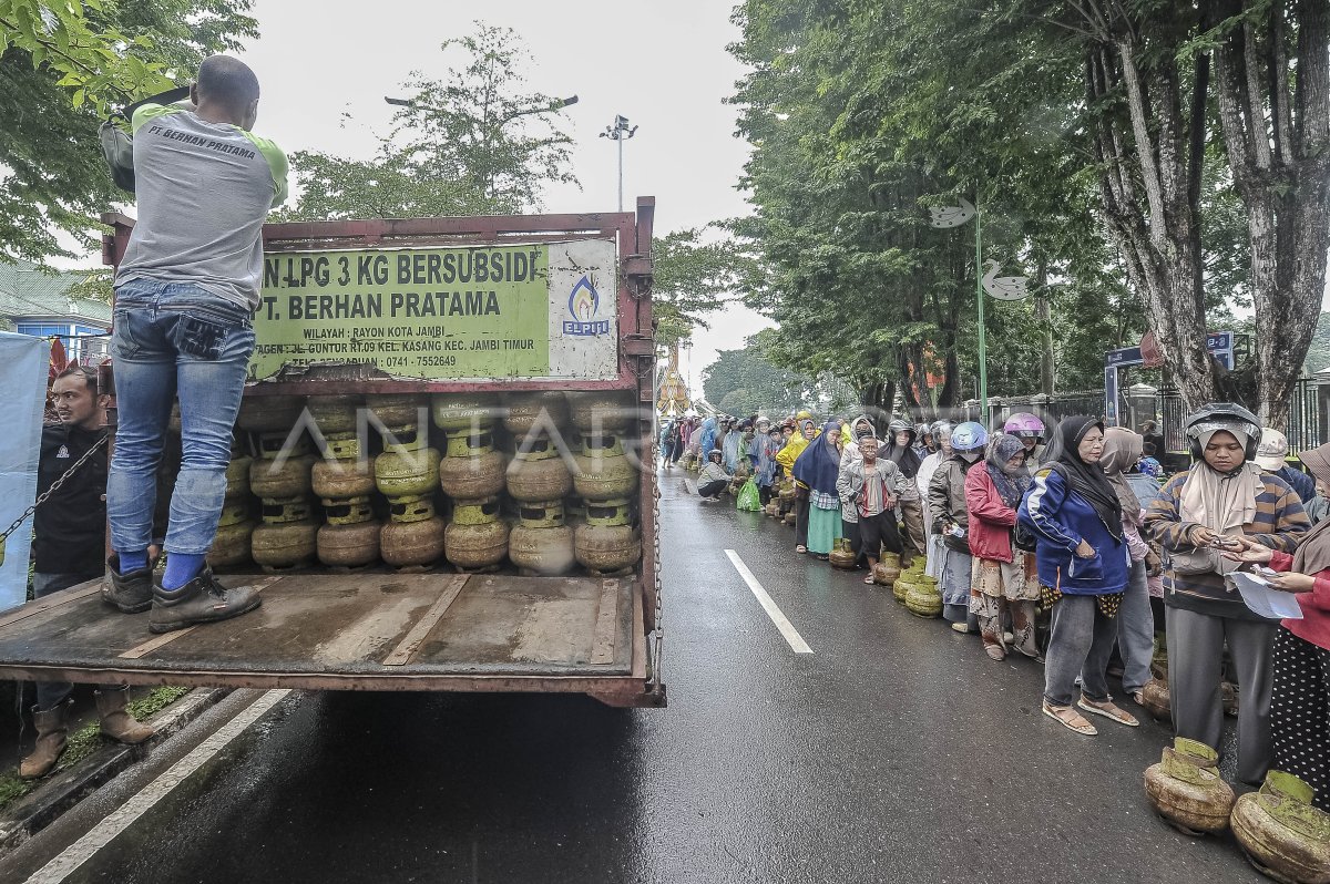 Operasi pasar gas elpiji 3 kg di Jambi