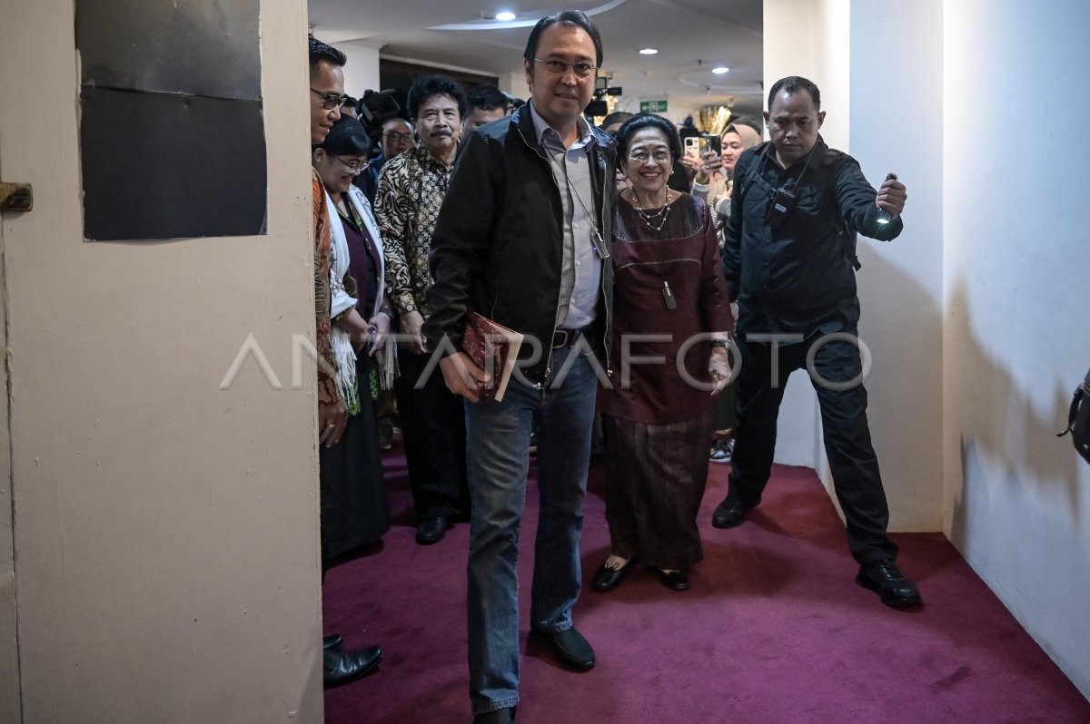 Al-Bukhari and Sukarno Theater Show