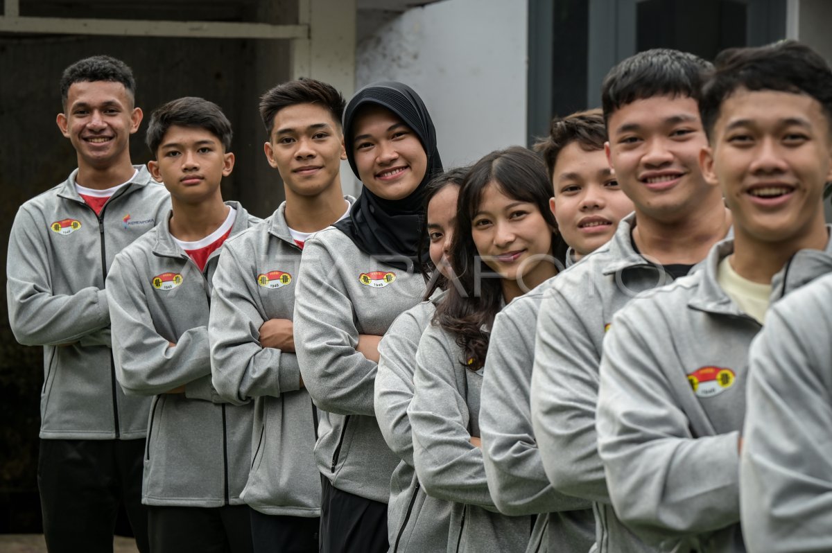 Pelepasan atlet timnas angkat besi Indonesia