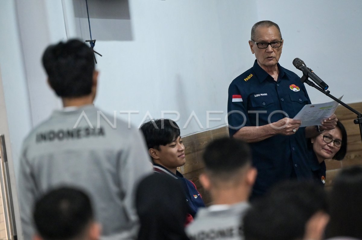 Pelepasan atlet timnas angkat besi Indonesia