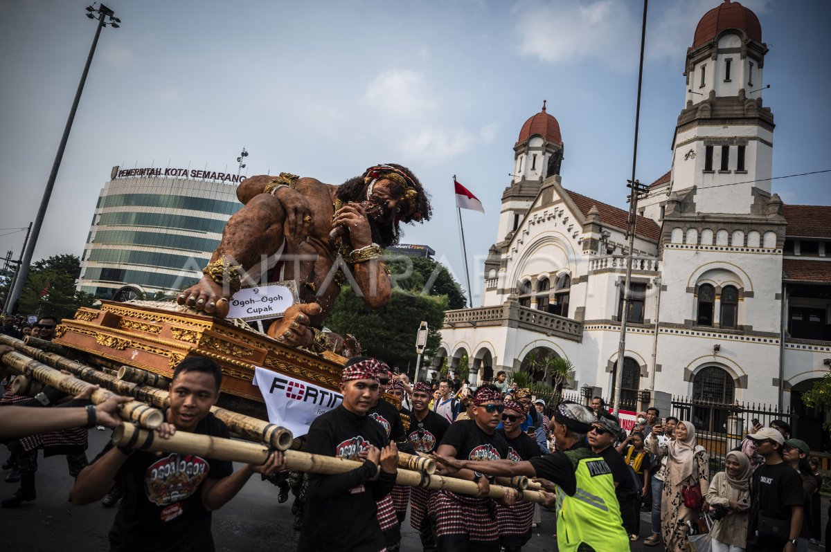 Pawai ogoh-ogoh di Semarang