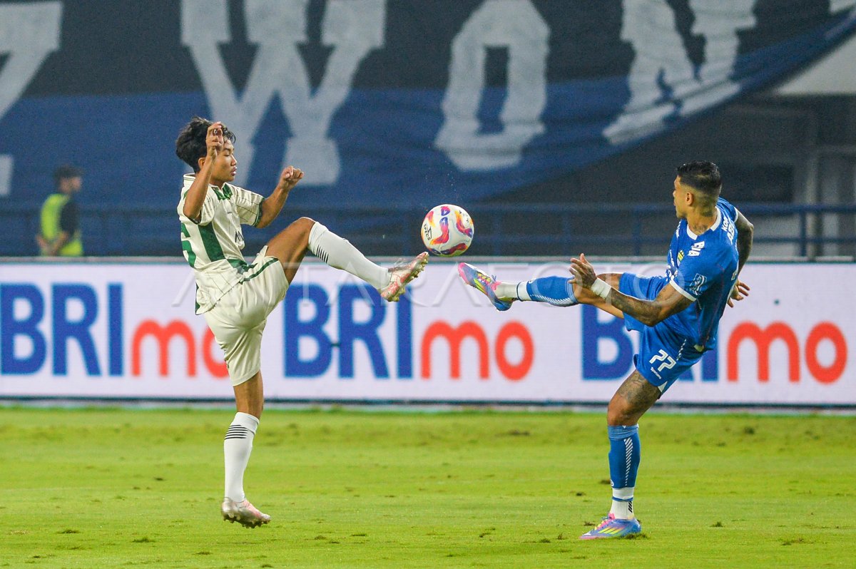Persib Bandung against PSS Sleman