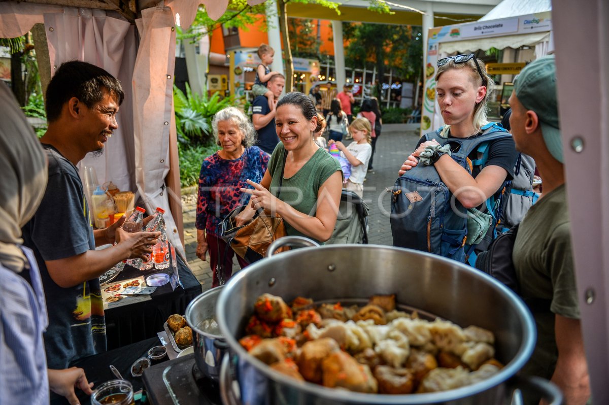Festival Kuliner dan Sentra Industri di Bandung