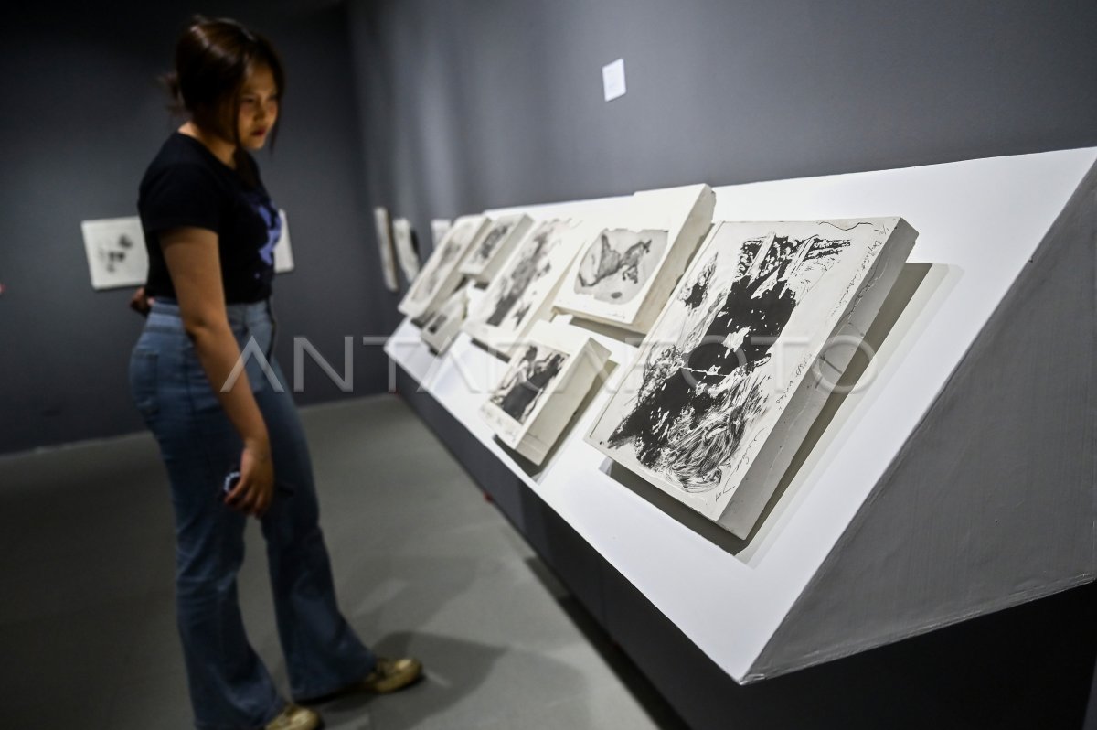 Utopian Dreams Exhibition: Dystopian World