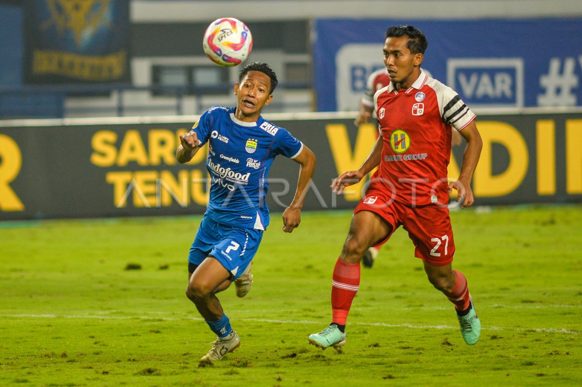Persib Bandung was held by Barito Putera