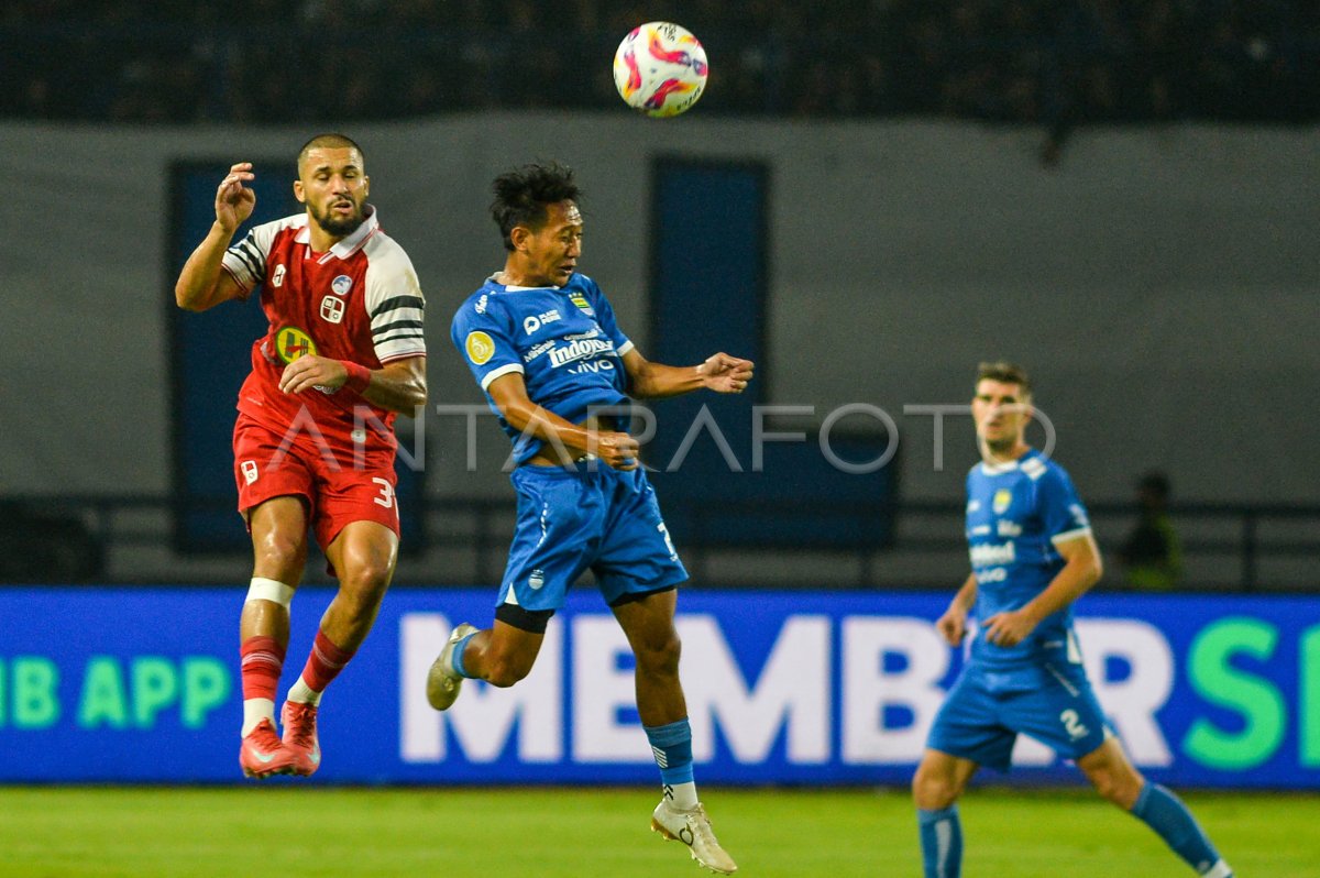 Persib Bandung against Barito Putera