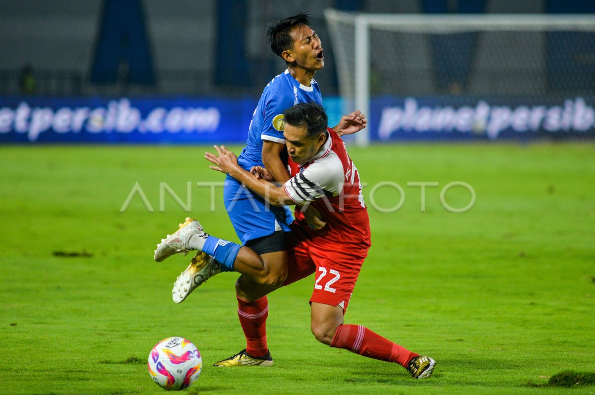Persib Bandung against Barito Putera