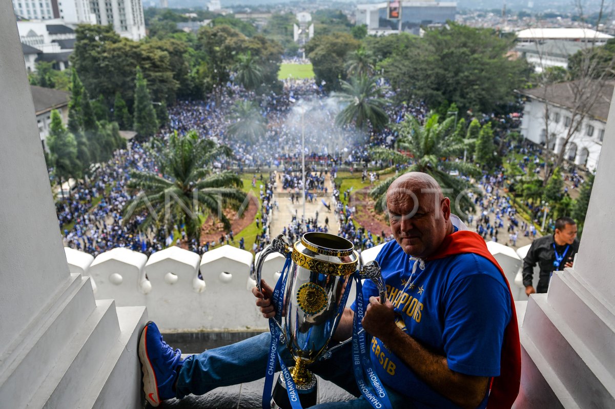 Perayaan Persib juara Liga 1